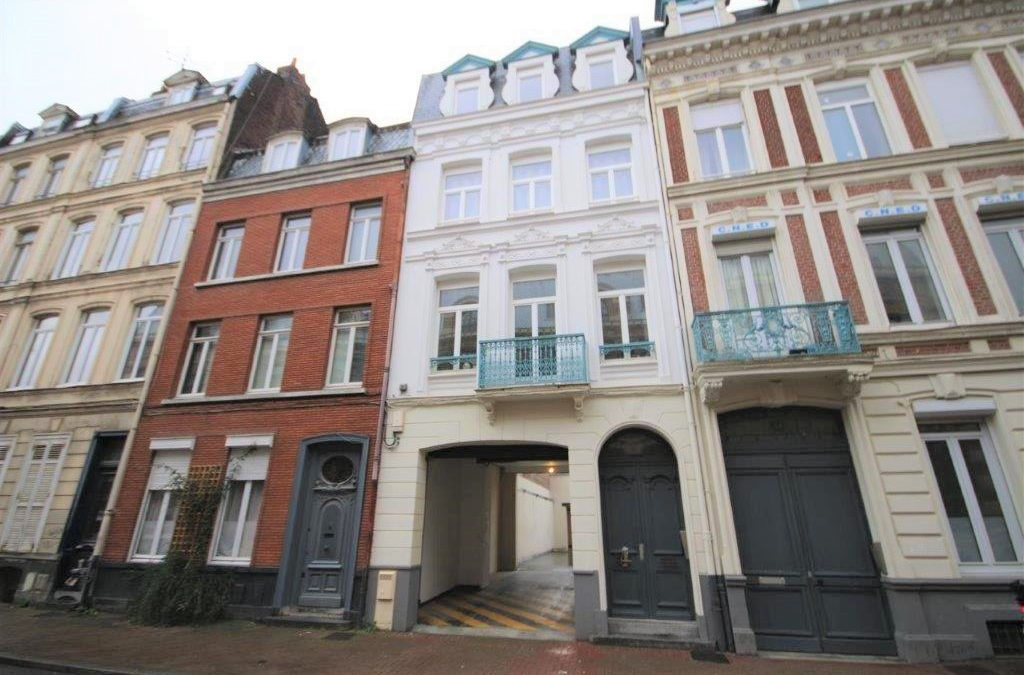 Place de parking en sous-sol, rue Jean Bart, Saint Michel.