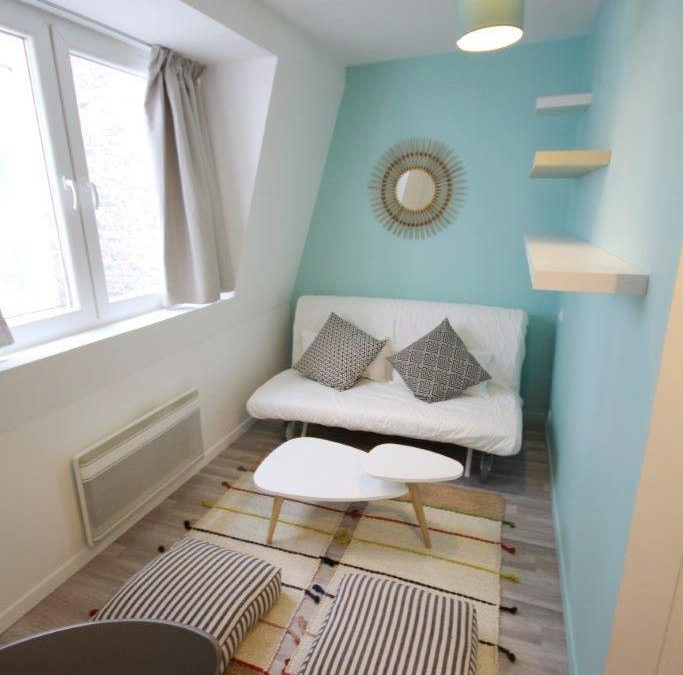 Studio de 16.58 m² avec meubles à disposition, rue de Ratisbonne – Solférino