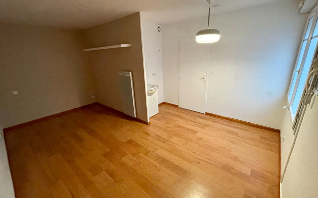 A VENDRE – Studio d’habitation ou Local d’activité pour profession libérale – VIEUX LILLE