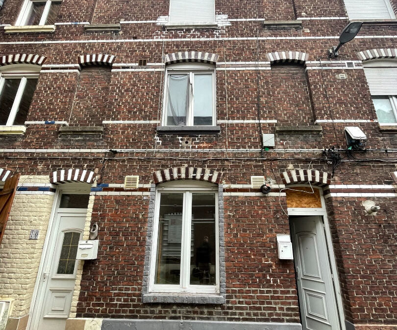 Maison de courée divisé en immeuble avec 3 studios – LILLE – MONTEBELLO