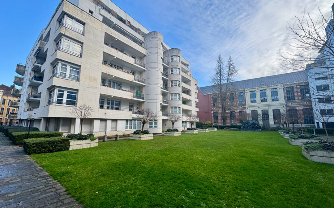 TYPE 4 DANS MAGNIFIQUE COPRO TERRASSE PARKING – REPUBLIQUE